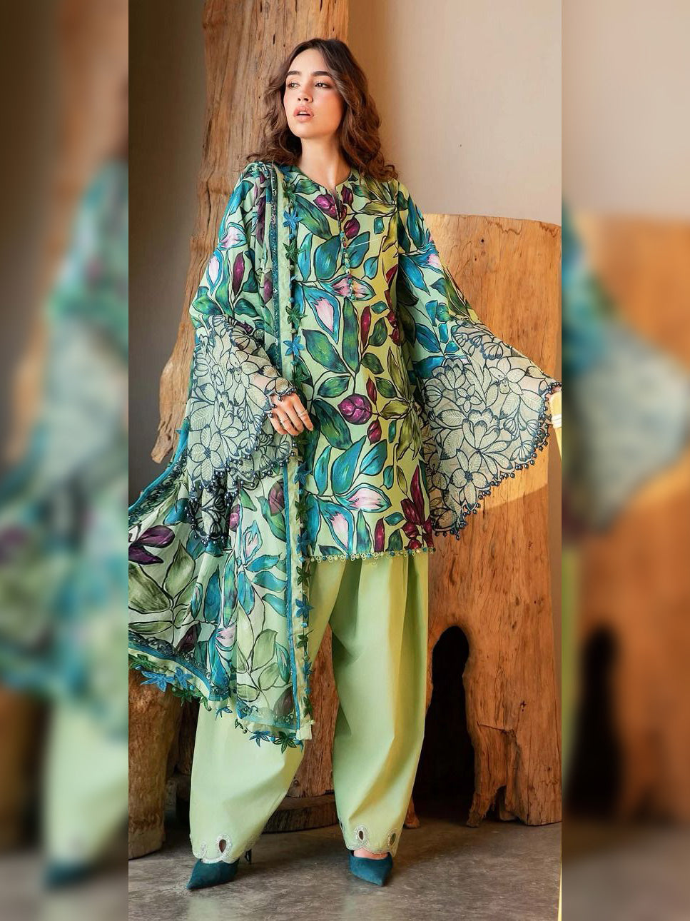 Maria B. Digital Printed Lawn Unstitched 3 Pcs Suit For Women-BE3142/BR15042