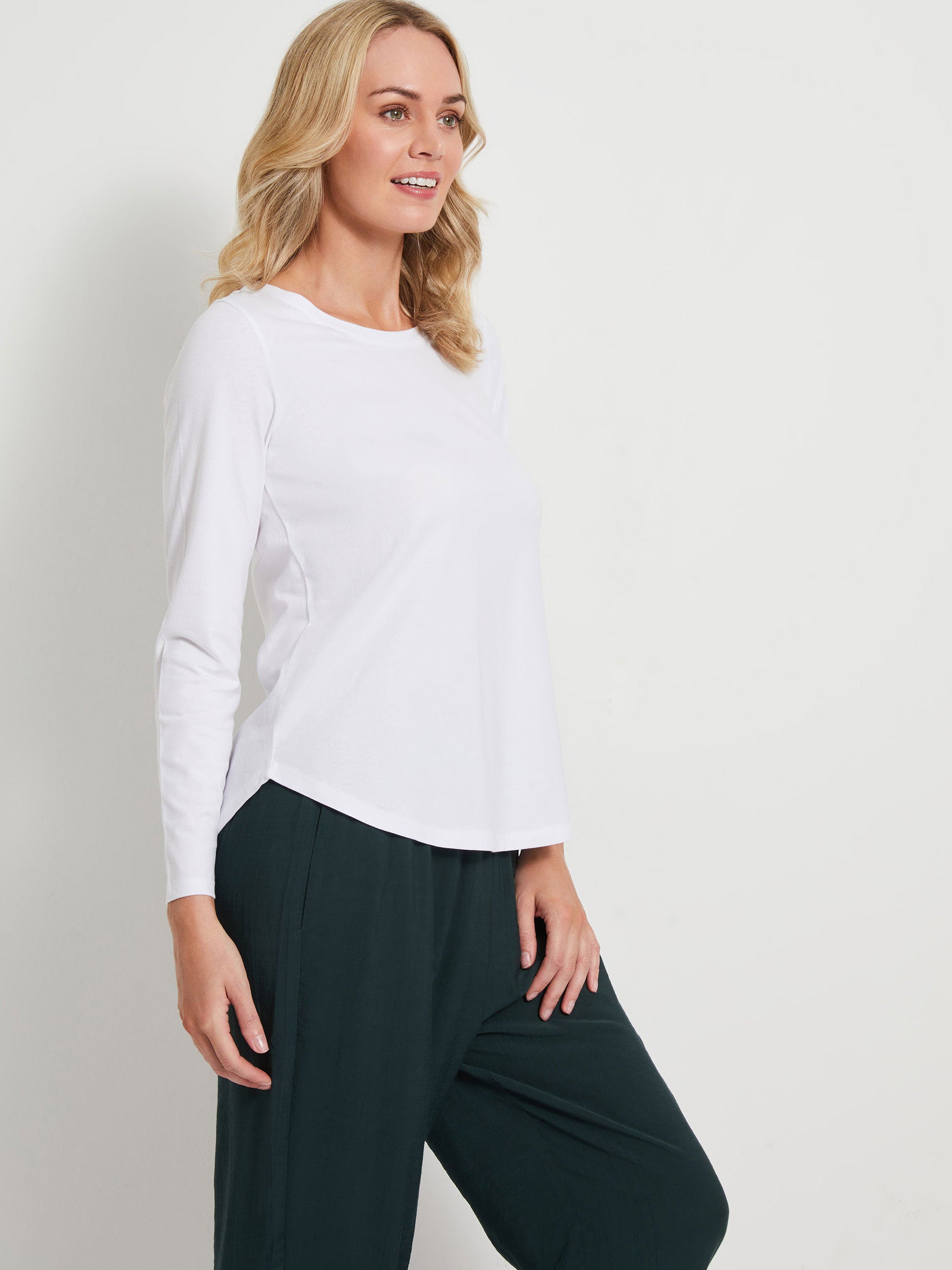 Popular Sports Curved Hem Long Sleeve T Shirt For Women-White-BE1462