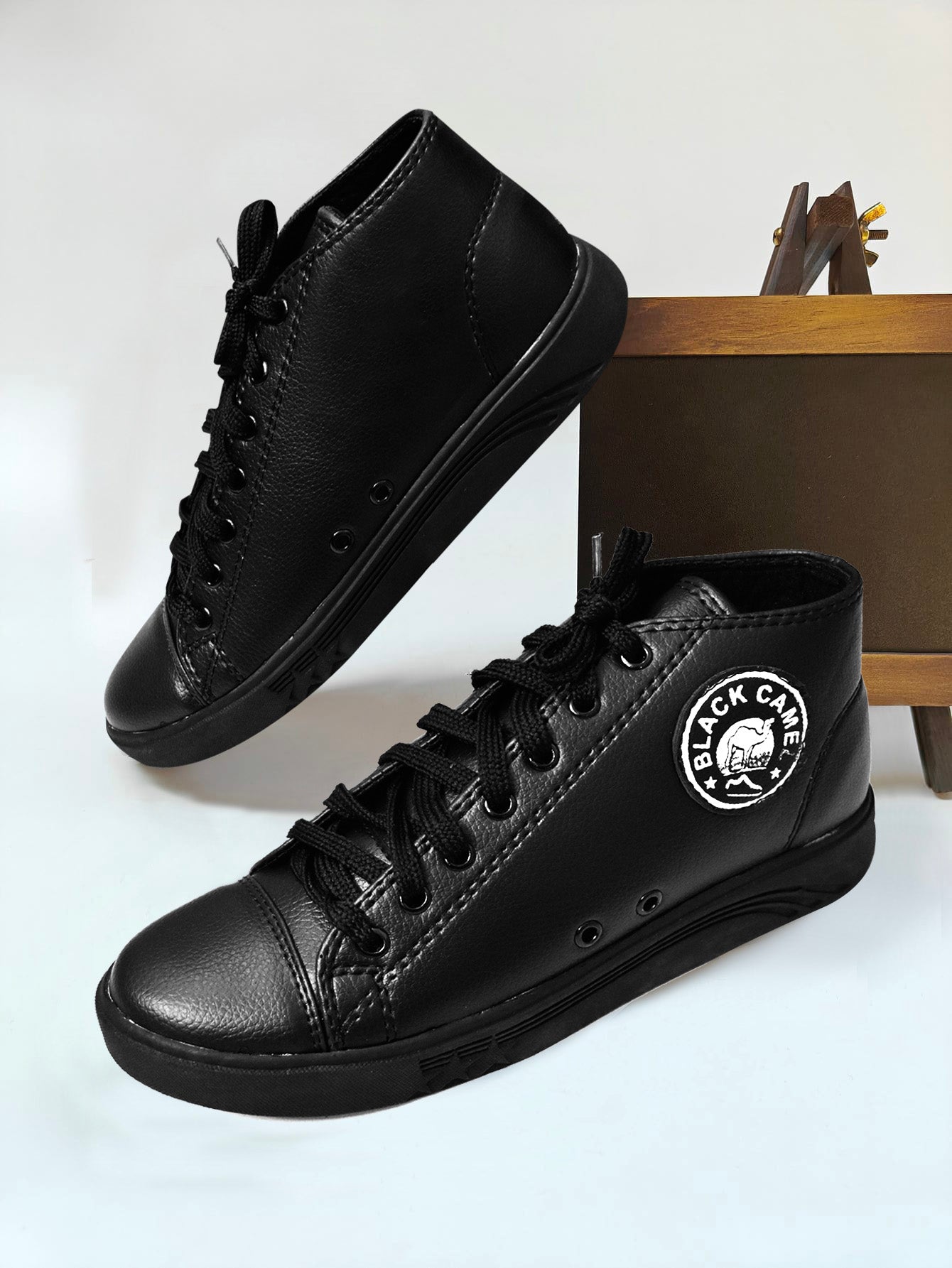 Black Camel Logo Style Sneaker Shoes For Men-Black-BR536