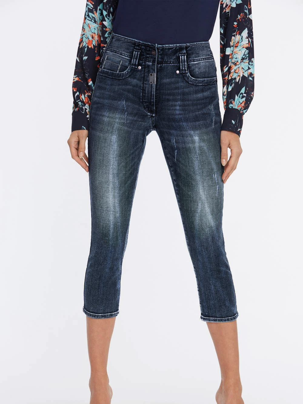 Time Zone Grinding Jeans Short For Ladies-Dark Navy Faded-BR146